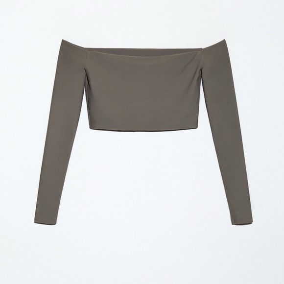 Zara Tops - Zara off the shoulder long sleeve crop top